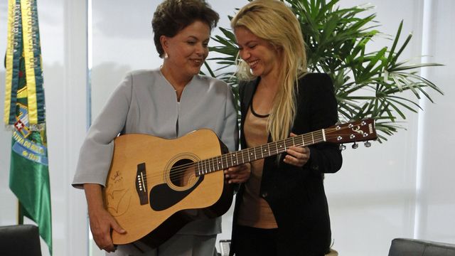 Read more about the article Presidente Dilma recebe Shakira em Brasília